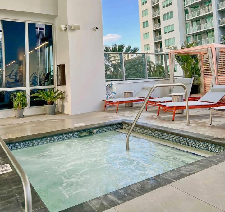 Miami High Town View 1610 Apartment Luaran gambar